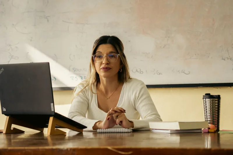 When Professors Disagree: Turning Conflicting Feedback into a Sharper Editorial Compass
